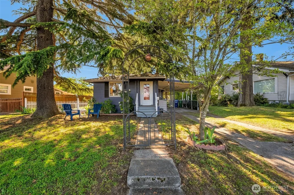 8427 30th Avenue SW Seattle WA 98126