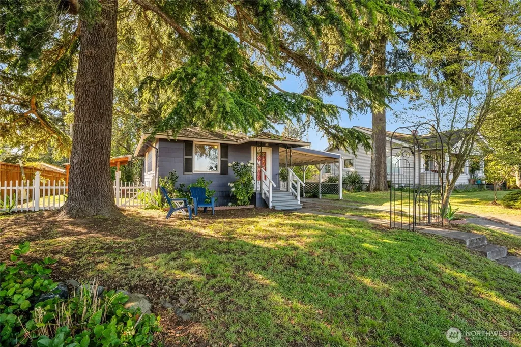 8427 30th Avenue SW Seattle WA 98126