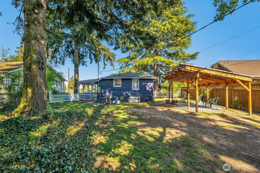 8427 30th Avenue SW Seattle WA 98126