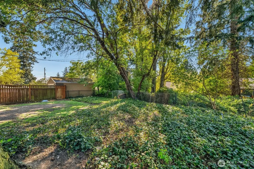 8427 30th Avenue SW Seattle WA 98126