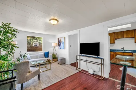 8427 30th Avenue SW Seattle WA 98126