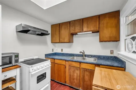 8427 30th Avenue SW Seattle WA 98126