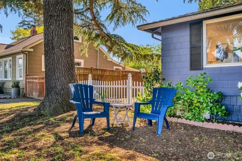 8427 30th Avenue SW Seattle WA 98126