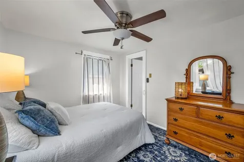 8427 30th Avenue SW Seattle WA 98126