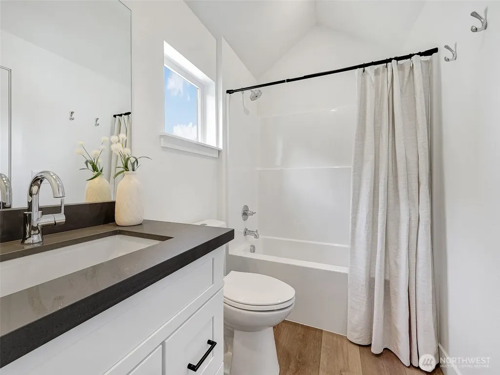 8126 12th Avenue SW Seattle WA 98106