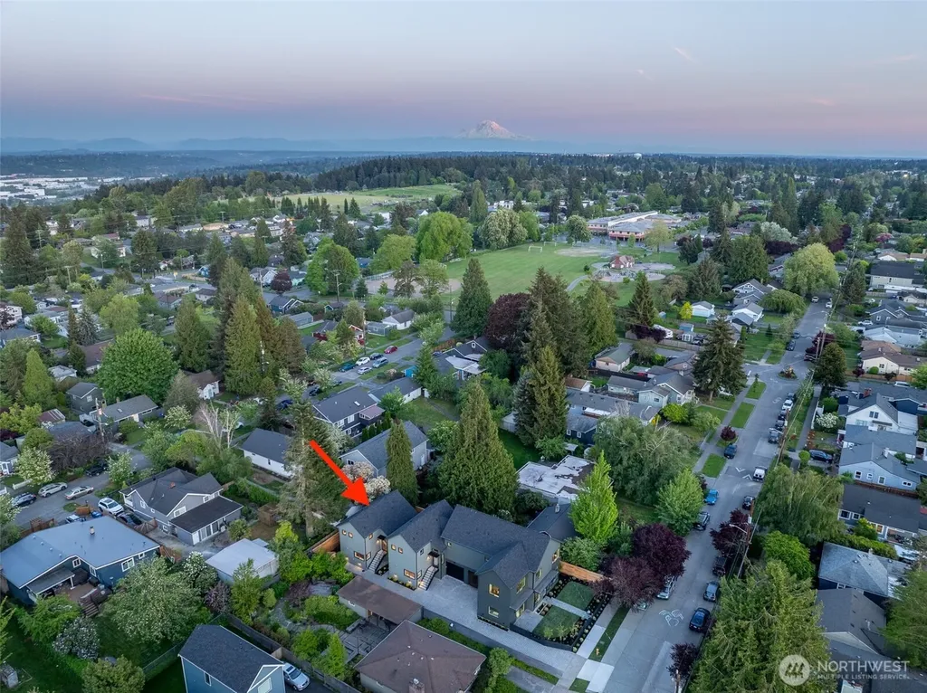 8126 12th Avenue SW Seattle WA 98106