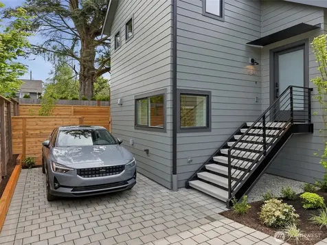 8126 12th Avenue SW Seattle WA 98106