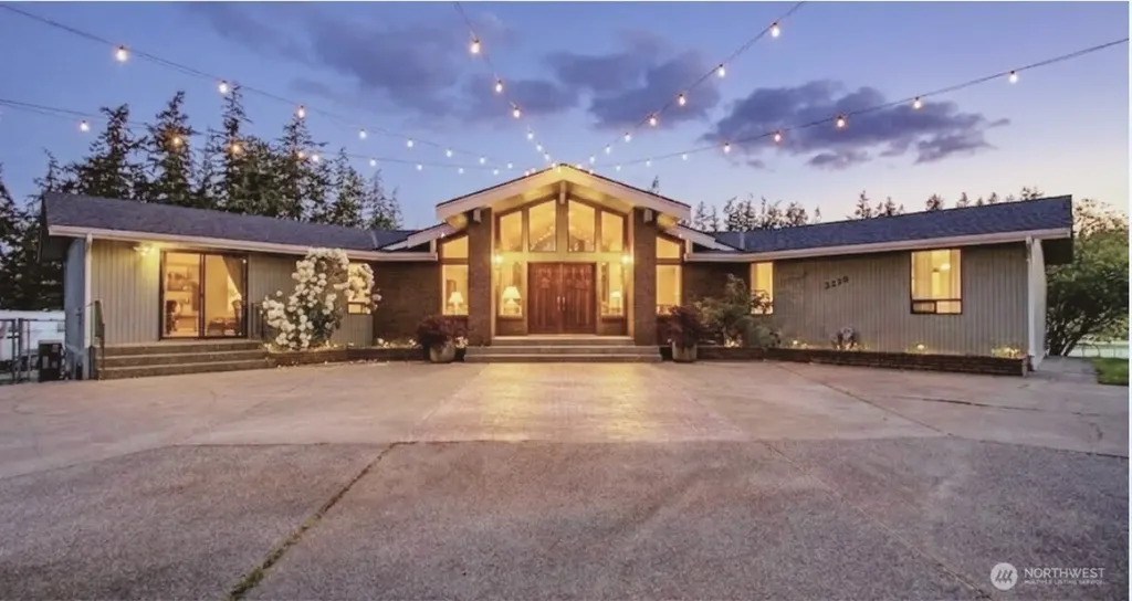 2259 Happy Valley Road Oak Harbor WA 98277