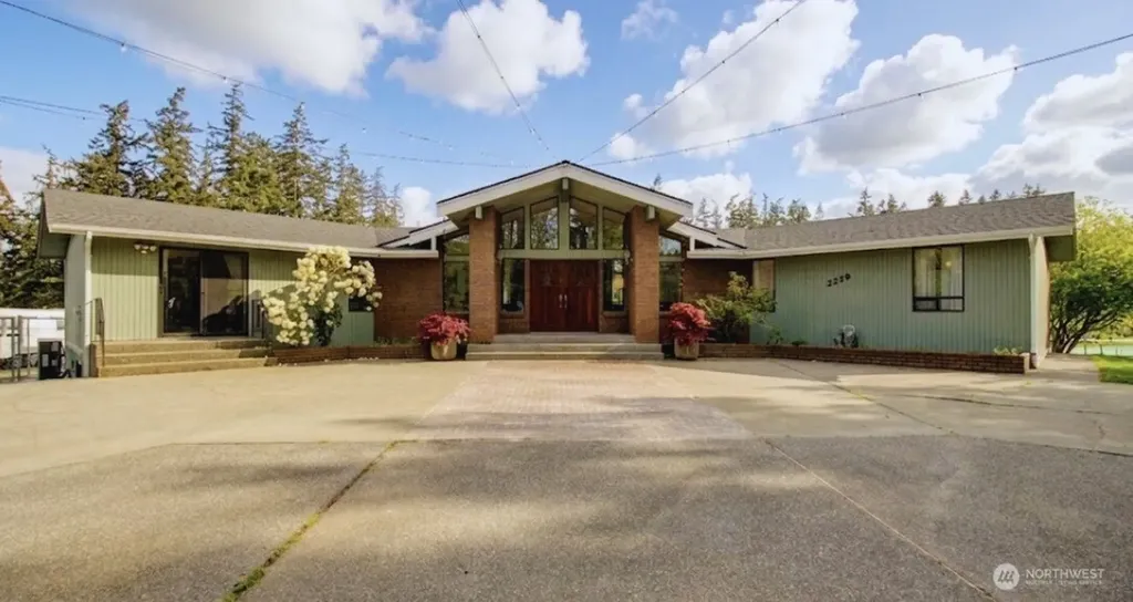 2259 Happy Valley Road Oak Harbor WA 98277