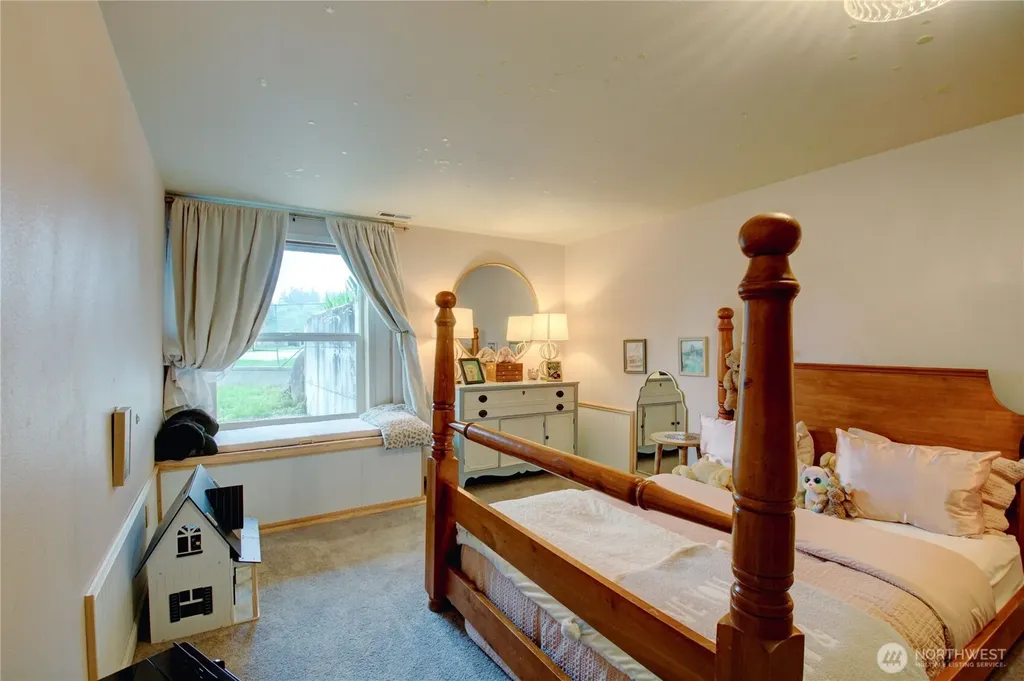 2259 Happy Valley Road Oak Harbor WA 98277