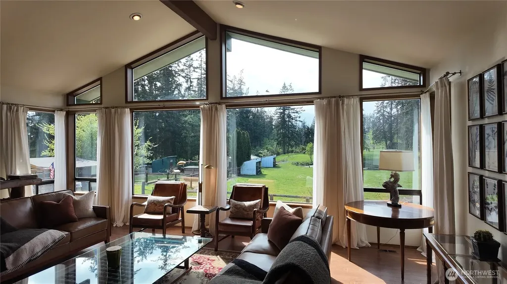 2259 Happy Valley Road Oak Harbor WA 98277