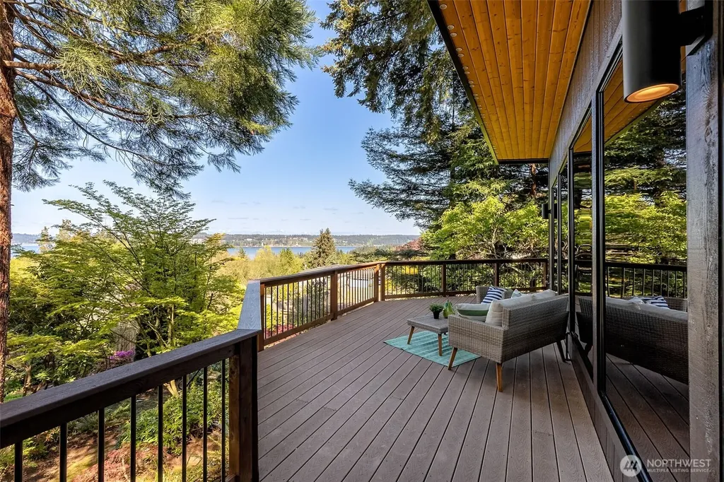 8005 21st Avenue W University Place WA 98466