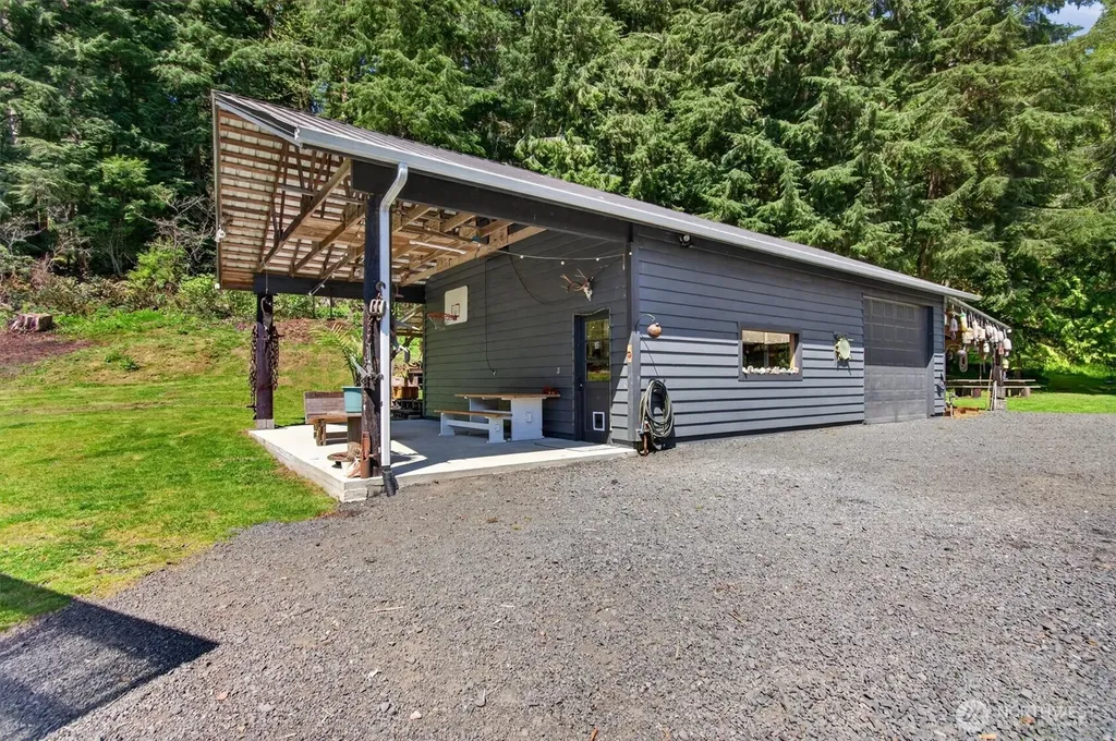 865 E Valley Road Skamokawa WA 98647