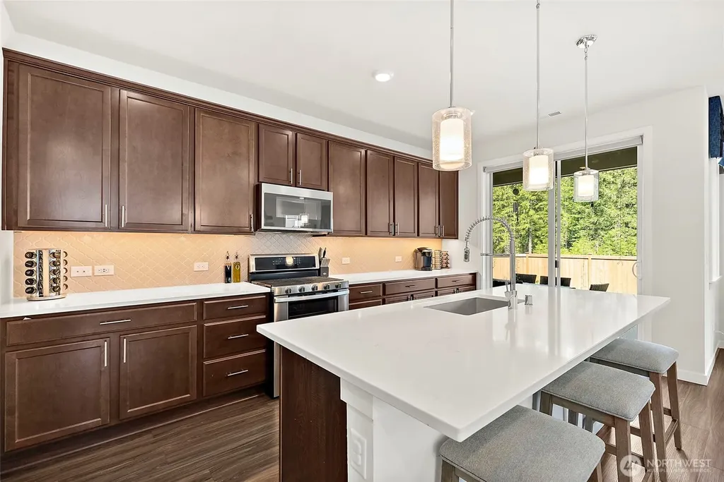 5711 Great Glen Road SW Port Orchard WA 98367