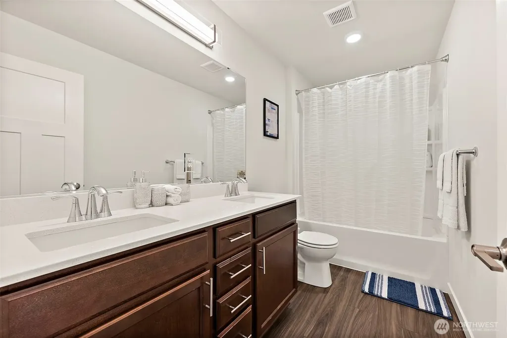 5711 Great Glen Road SW Port Orchard WA 98367