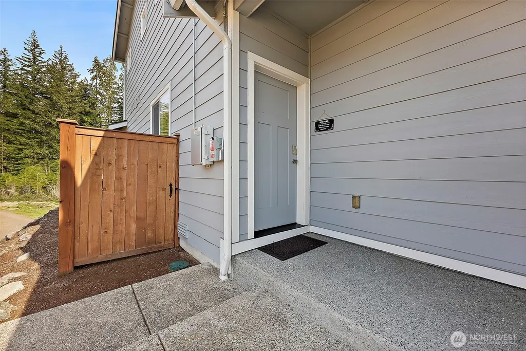 5711 Great Glen Road SW Port Orchard WA 98367