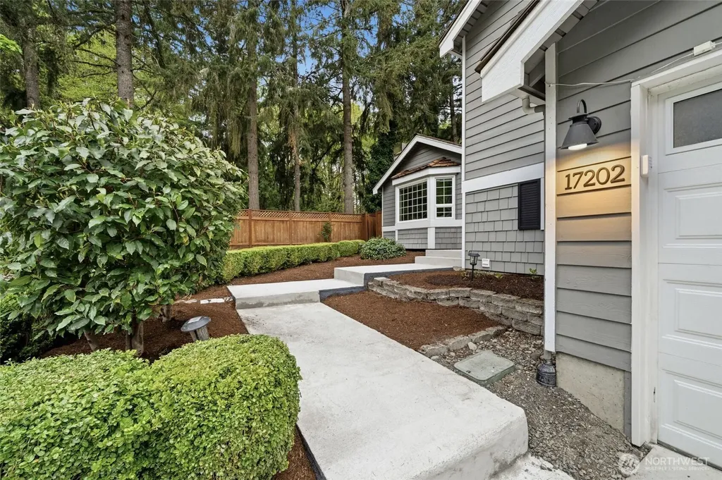 17202 NE 134th Place Redmond WA 98052
