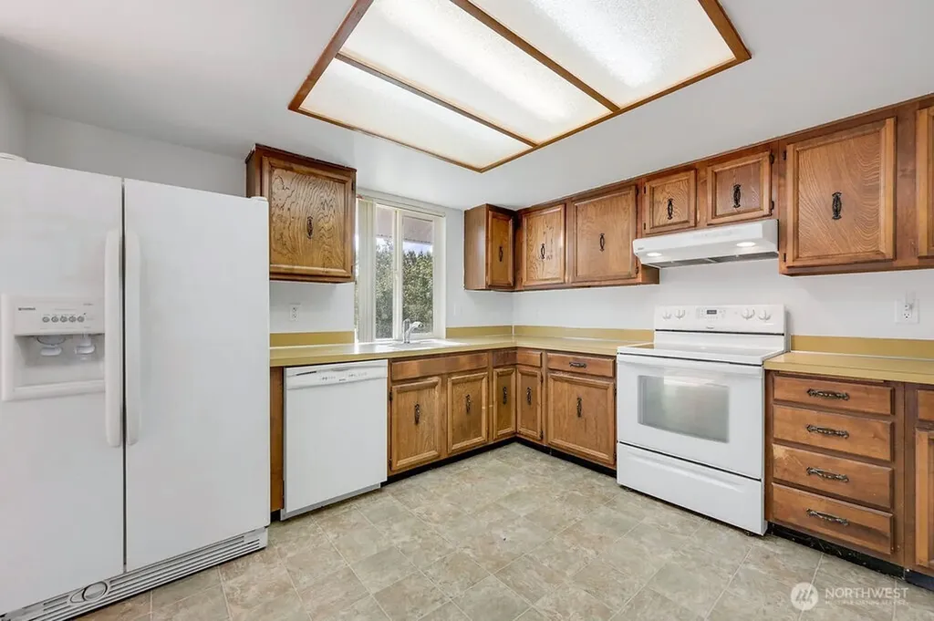 4298 SE Basswood Port Orchard WA 98366