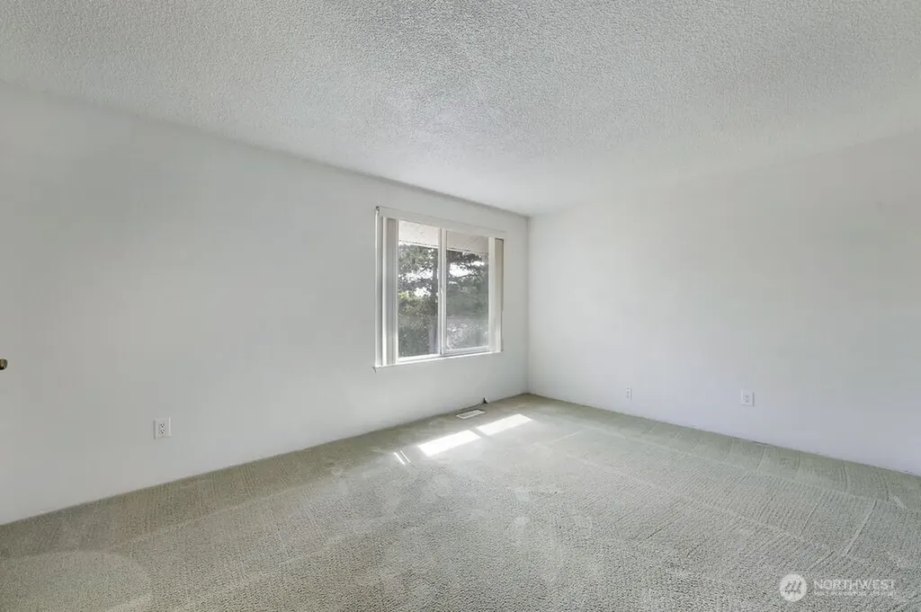 4298 SE Basswood Port Orchard WA 98366