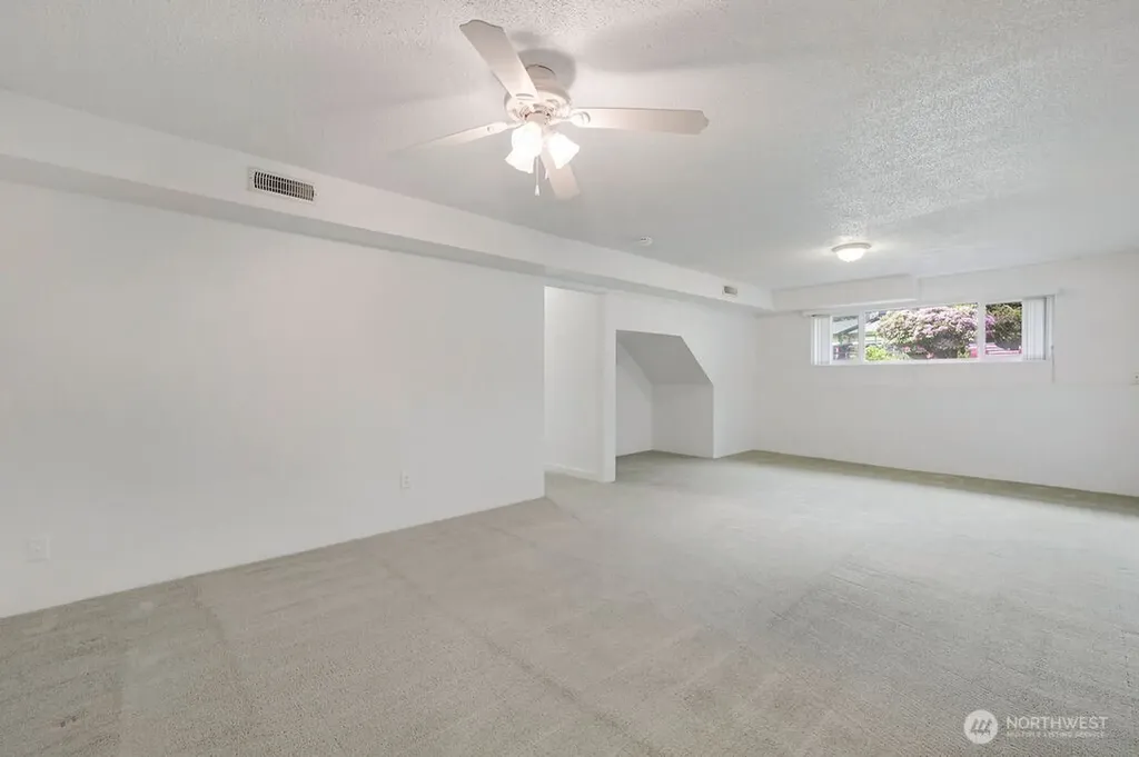 4298 SE Basswood Port Orchard WA 98366