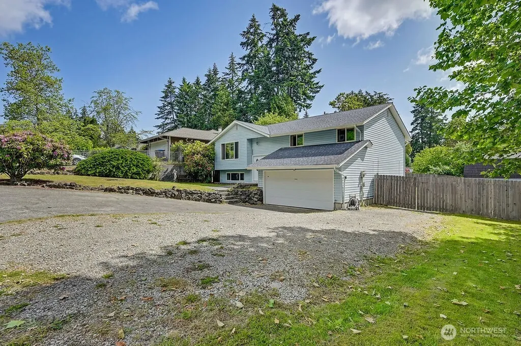 4298 SE Basswood Port Orchard WA 98366