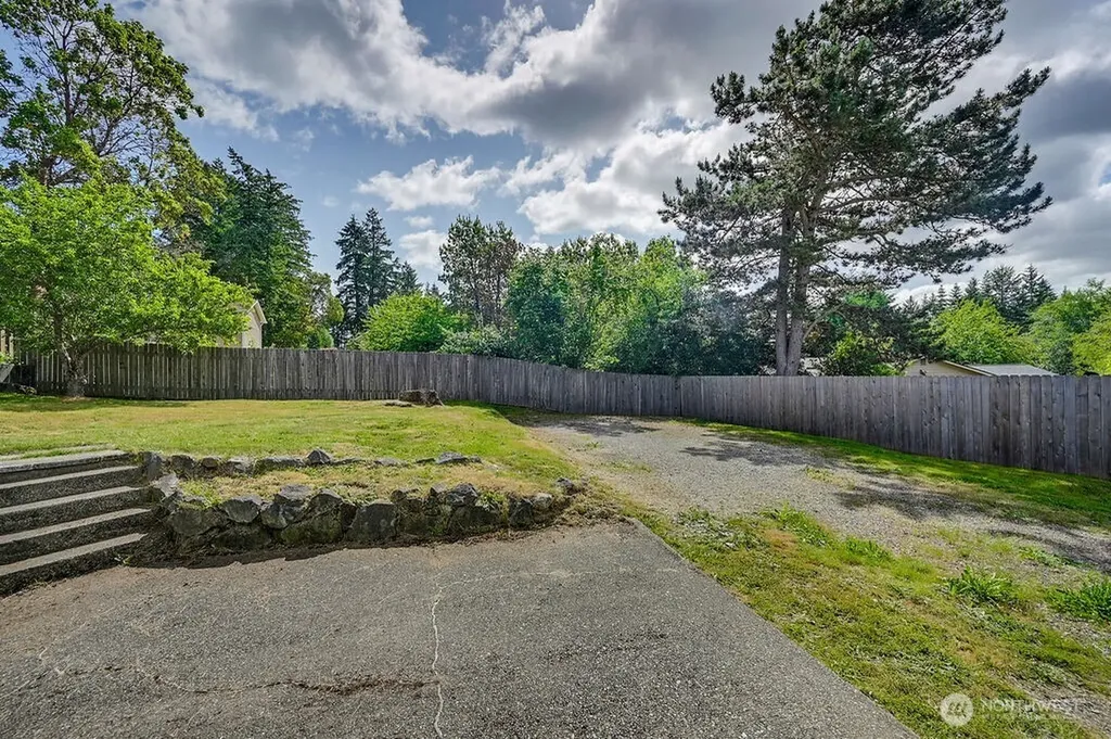 4298 SE Basswood Port Orchard WA 98366