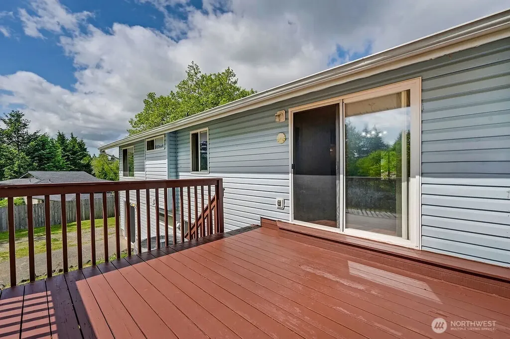 4298 SE Basswood Port Orchard WA 98366