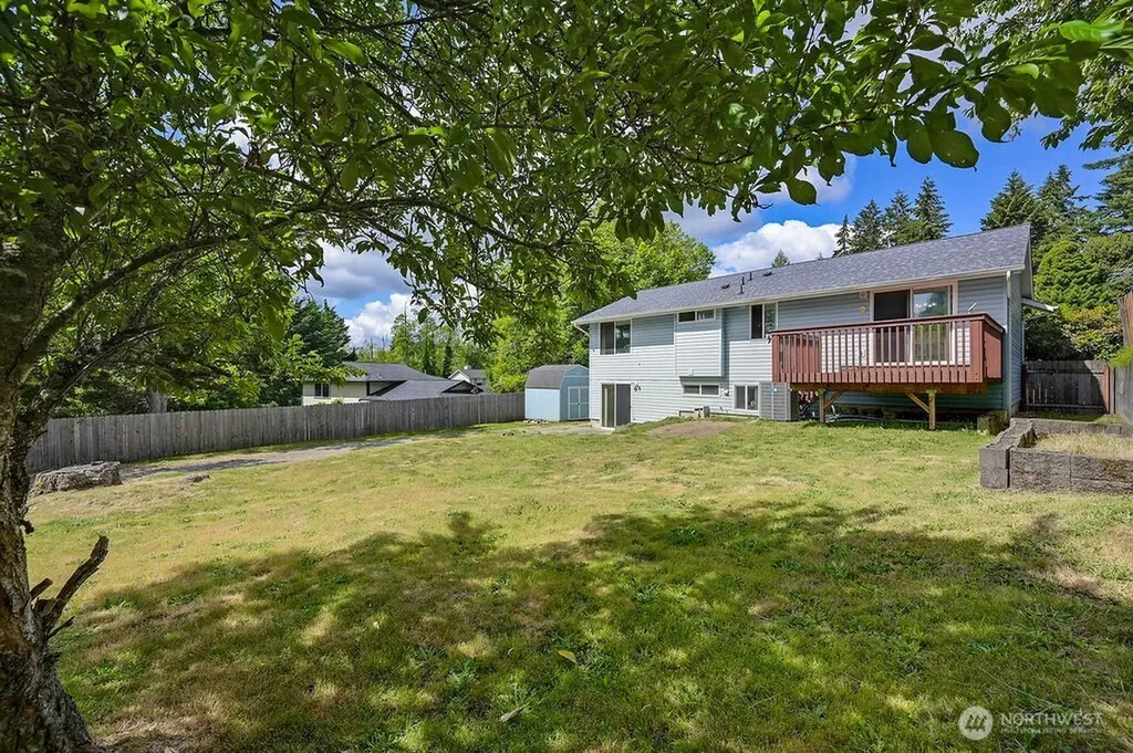 4298 SE Basswood Port Orchard WA 98366