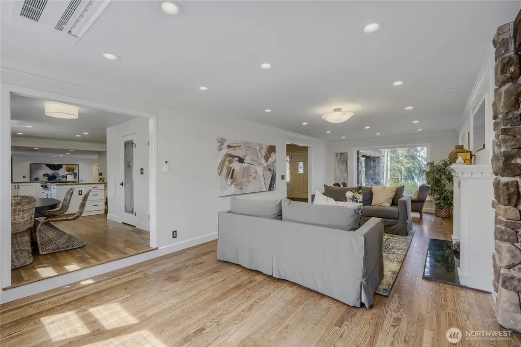 16066 Inglewood Road NE Kenmore WA 98028