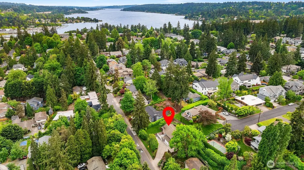 2805 112th Avenue SE Bellevue WA 98004