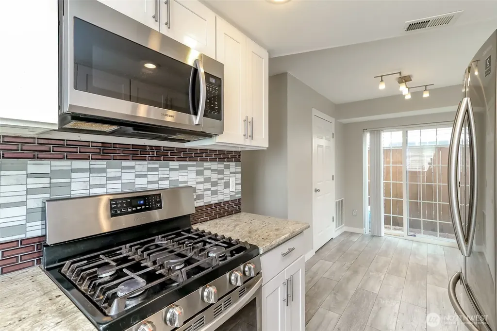 10426 17th Avenue SW Seattle WA 98146