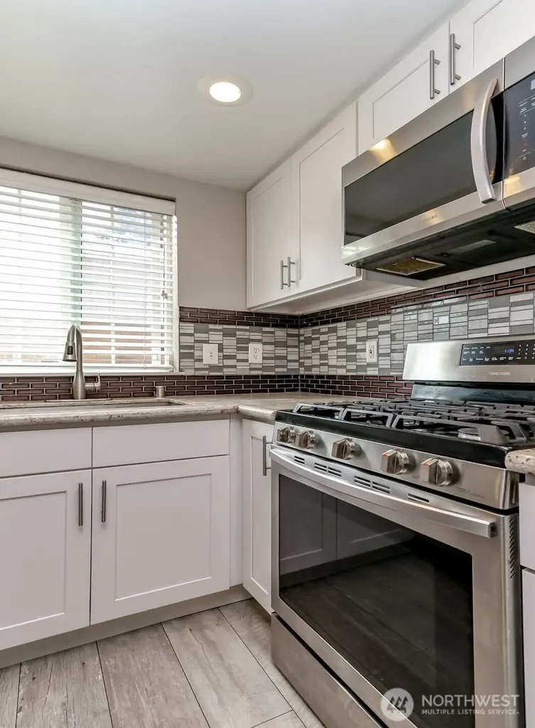 10426 17th Avenue SW Seattle WA 98146