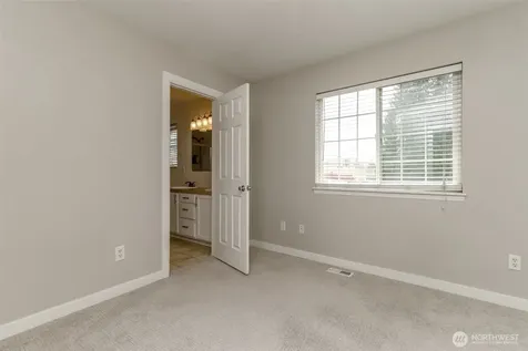 10426 17th Avenue SW Seattle WA 98146