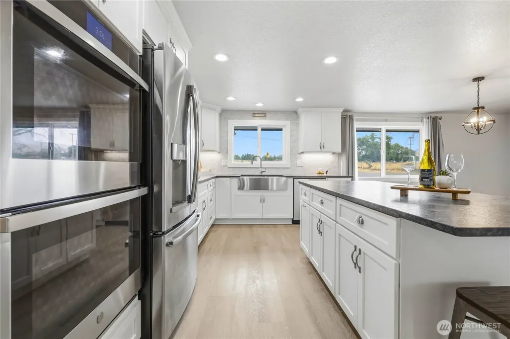 52005 N Whan Road Benton City WA 99320