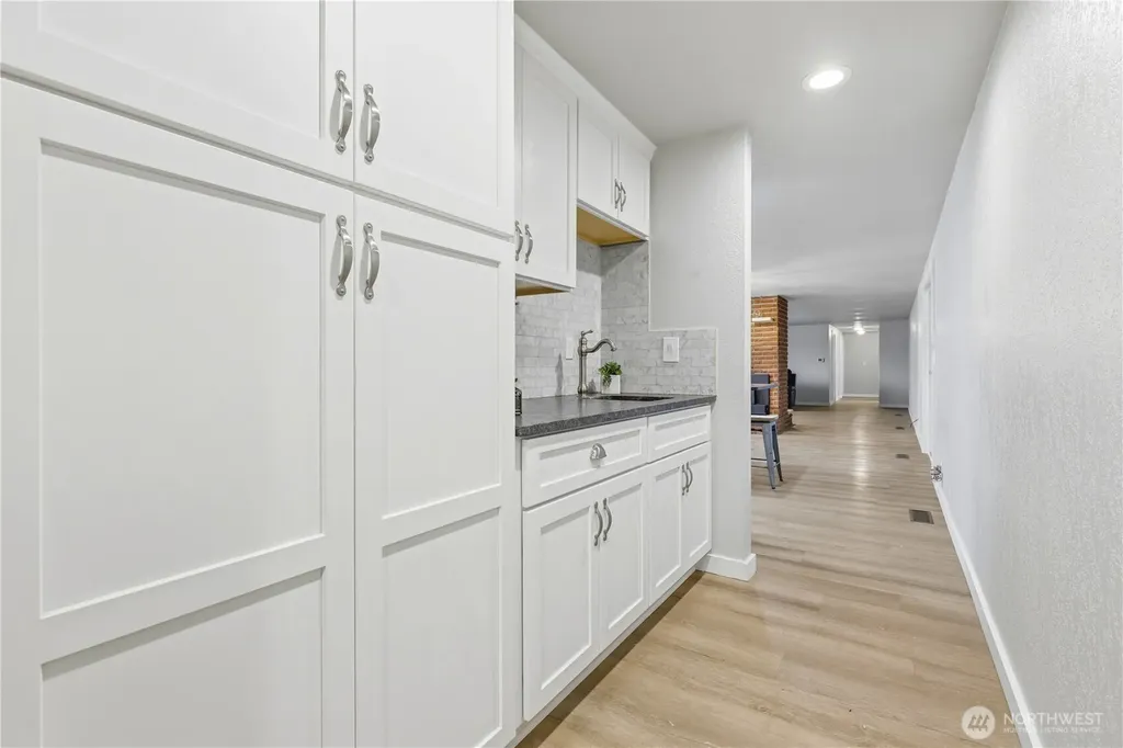 52005 N Whan Road Benton City WA 99320