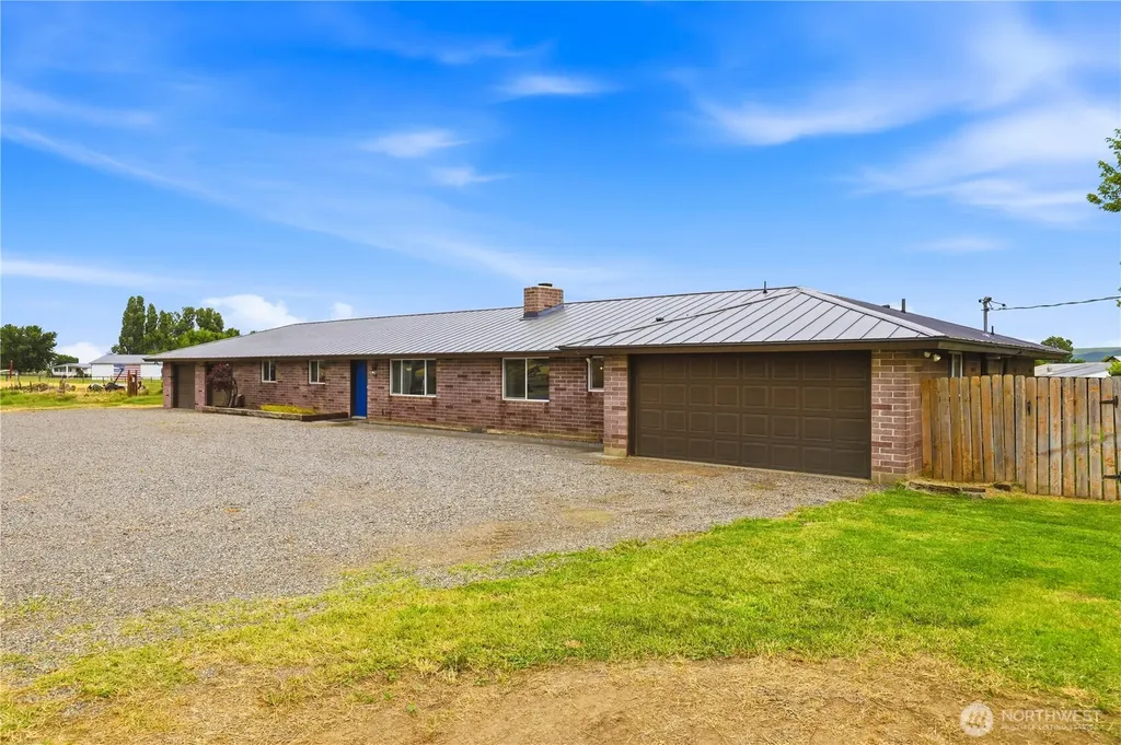 52005 N Whan Road Benton City WA 99320