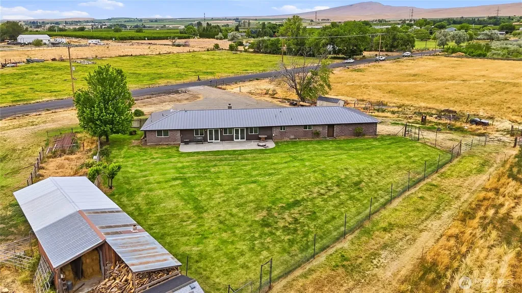 52005 N Whan Road Benton City WA 99320
