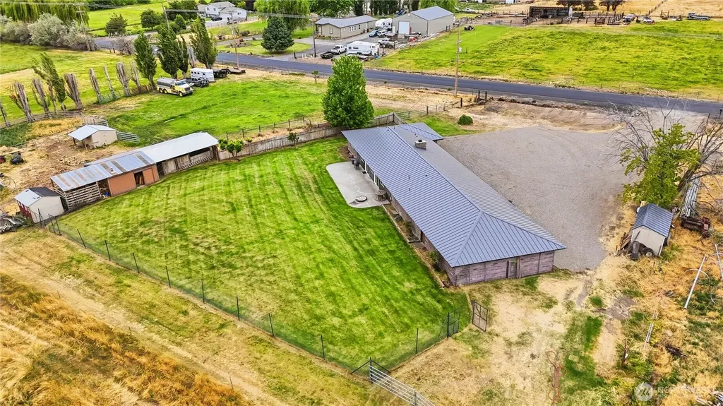52005 N Whan Road Benton City WA 99320
