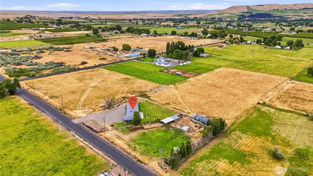 52005 N Whan Road Benton City WA 99320
