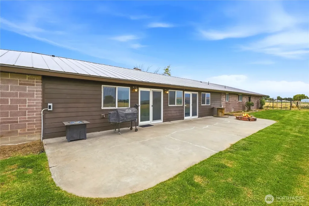 52005 N Whan Road Benton City WA 99320