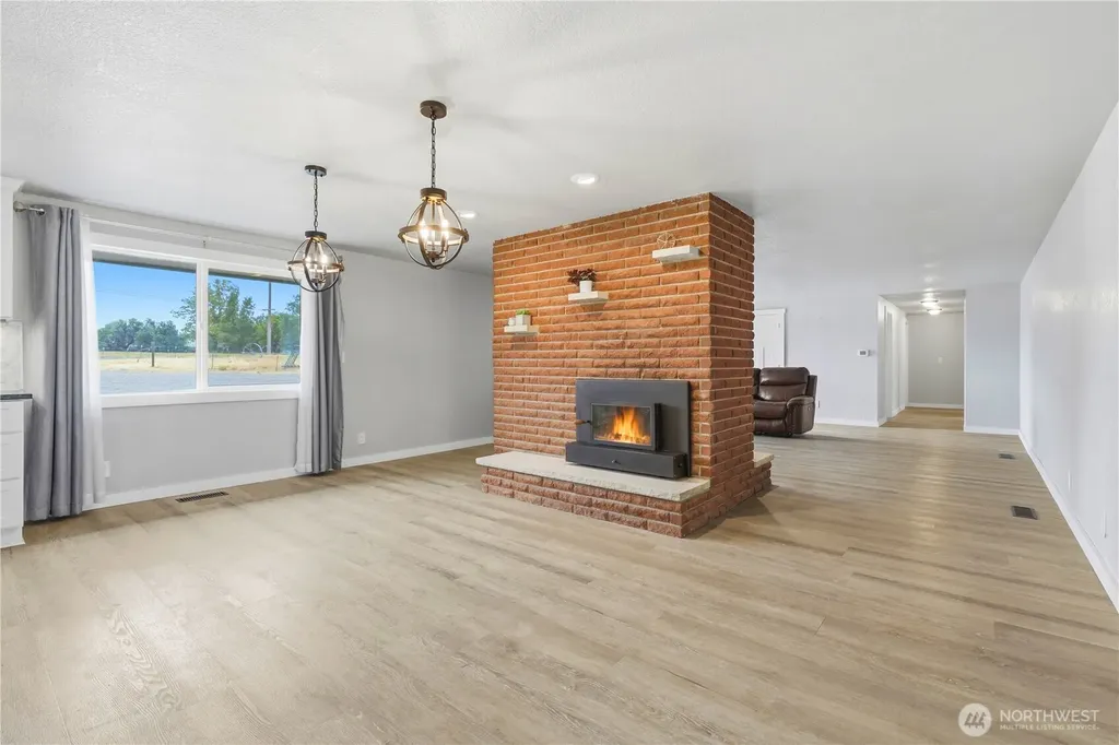 52005 N Whan Road Benton City WA 99320