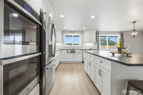 52005 N Whan Road Benton City WA 99320