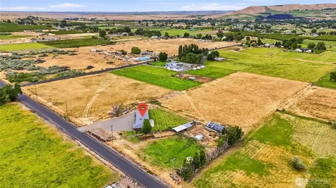 52005 N Whan Road Benton City WA 99320