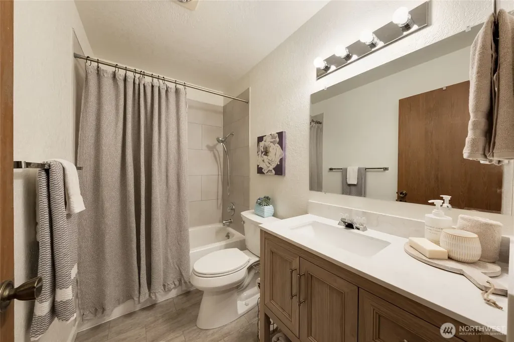 33030 17th Place S Federal Way WA 98003
