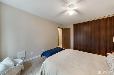 33030 17th Place S Federal Way WA 98003