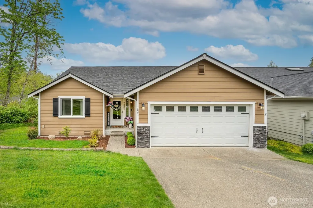7063 E Nightingale Street Port Orchard WA 98366