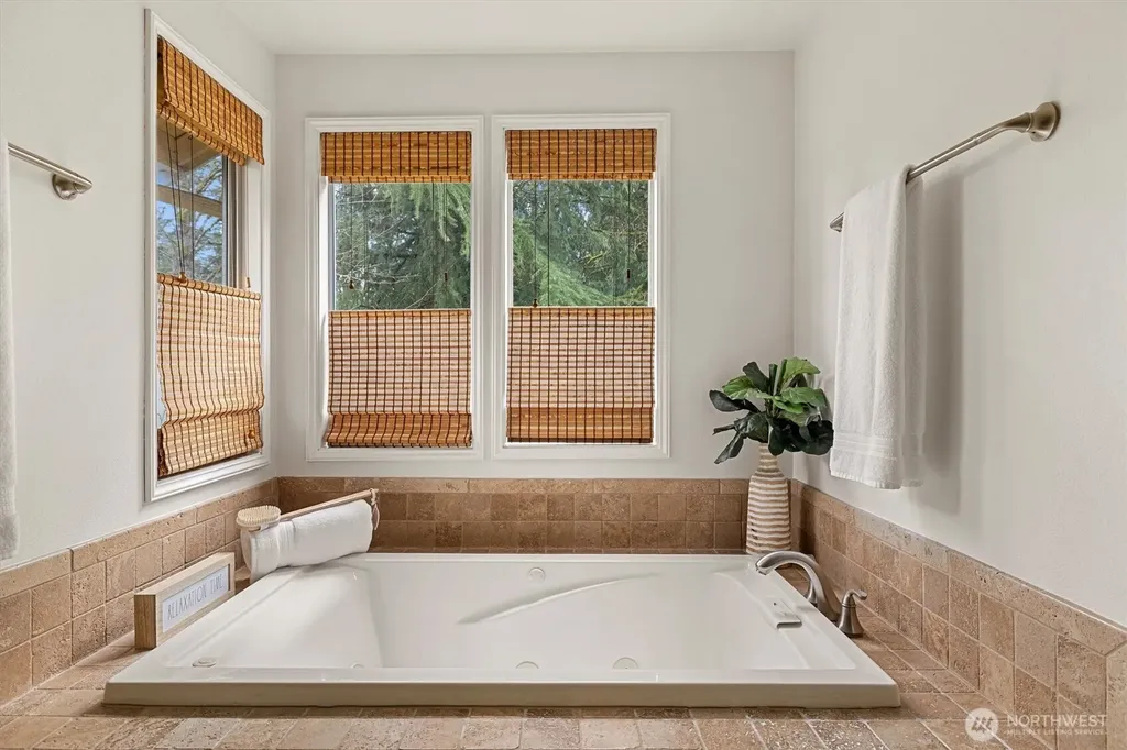 2524 225th Place NE Sammamish WA 98074