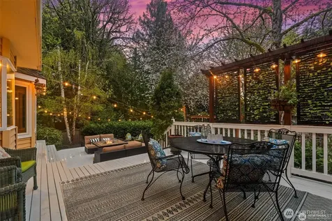 2524 225th Place NE Sammamish WA 98074