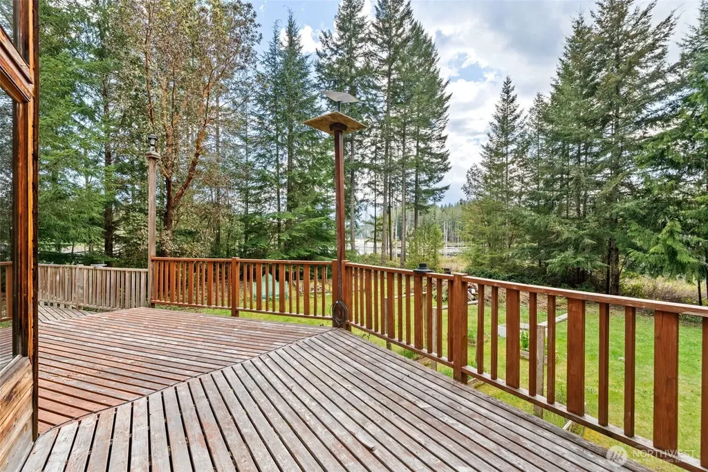 12800 Bear Track Lane Port Orchard WA 98367
