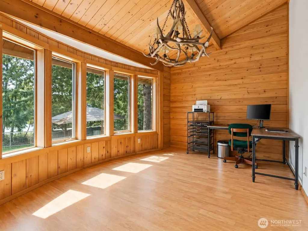 12800 Bear Track Lane Port Orchard WA 98367